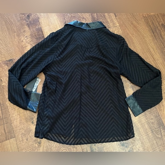 NWT guess Womens semi sheer chevron blouse shirt button down large - Picture 5 of 8